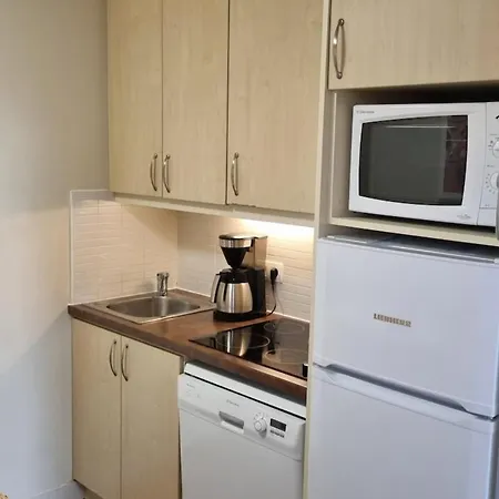 Appartement Nice 36 M Bright And Equipped With Garden Pool